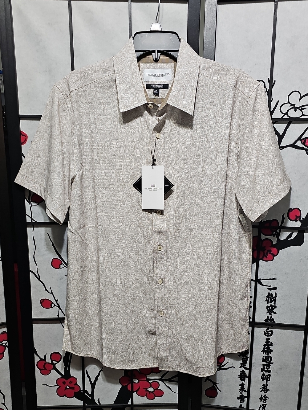 Thomas Sterling Short Sleeve Button-Down Shirt Light Beige Leaf Print Size M